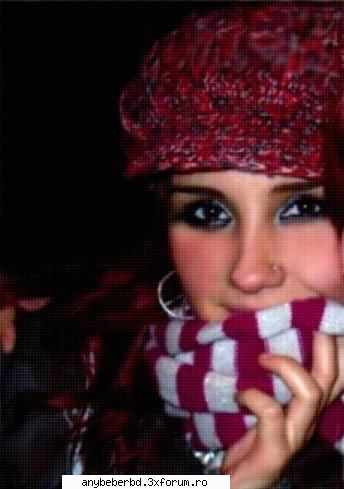 Dulce Maria persecutata de un fan - Dulce Maria a fost nevoita sa-si schimbe de mai - ***Dul***